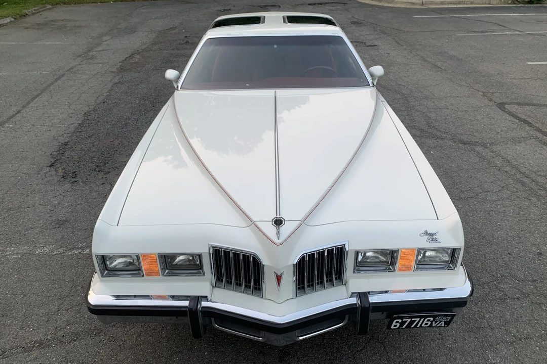 1977 Pontiac Grand Prix 3rd+ Gen - Image 13 of 31