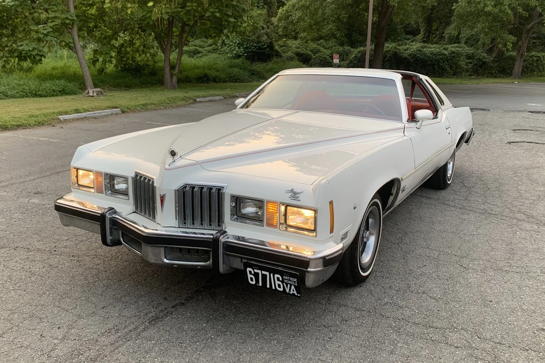 1977 Pontiac Grand Prix 3rd+ Gen - Image 10 of 31