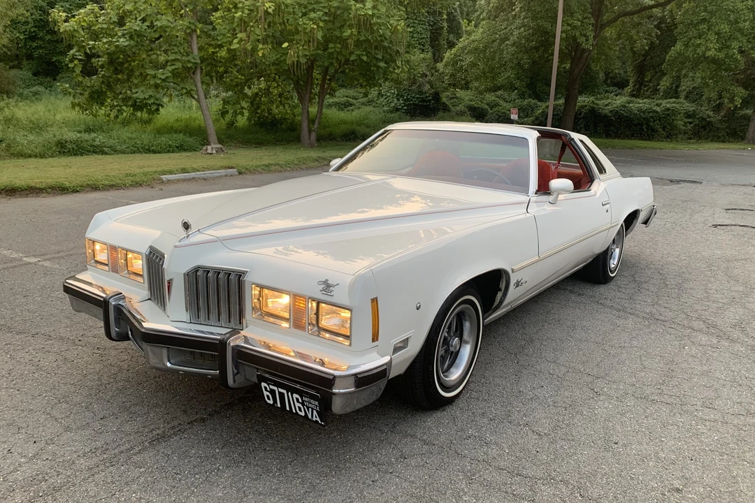 1977 Pontiac Grand Prix 3rd+ Gen - Image 9 of 31