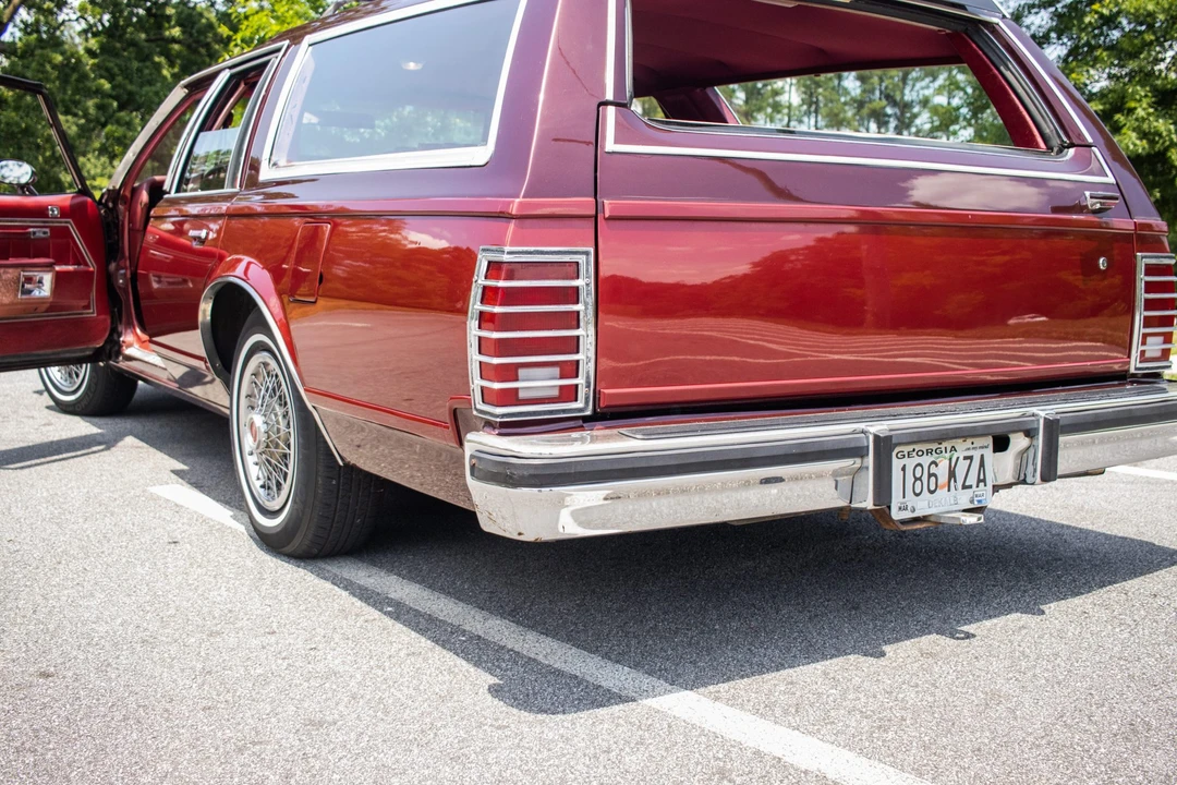 1979 Pontiac Safari - Image 19 of 31