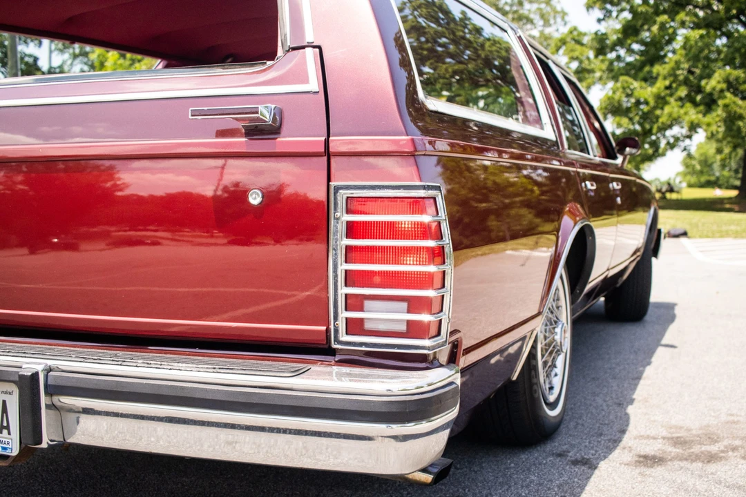 1979 Pontiac Safari - Image 14 of 31
