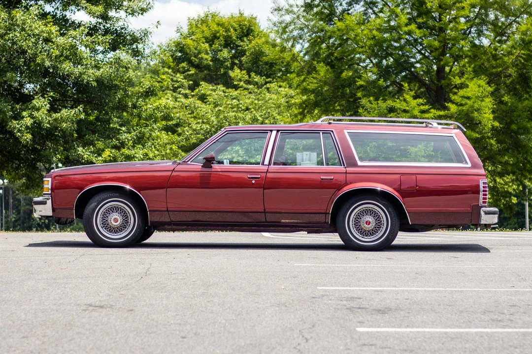 1979 Pontiac Safari - Image 8 of 31