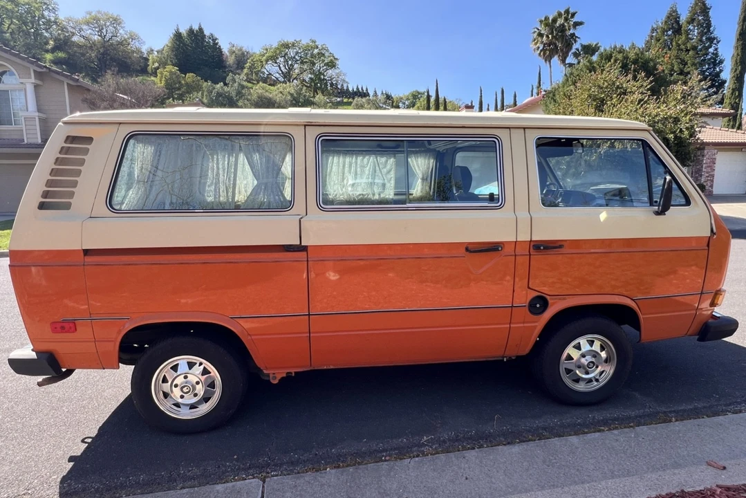 1981 Volkswagen Bay-Window Bus - Image 3 of 8
