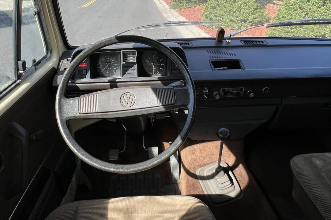 1981 Volkswagen Bay-Window Bus - Image 5 of 8
