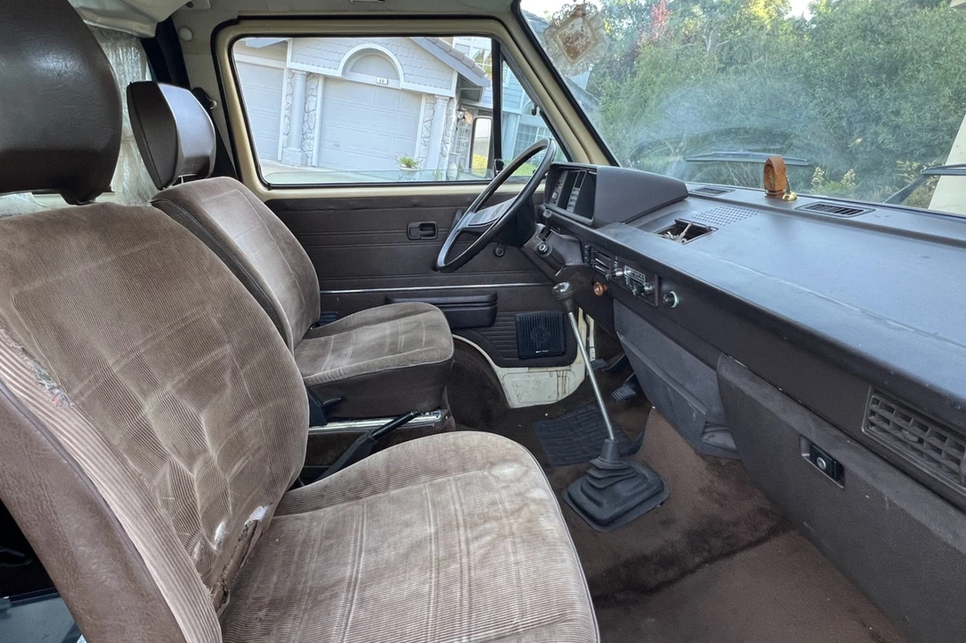 1981 Volkswagen Bay-Window Bus - Image 4 of 8