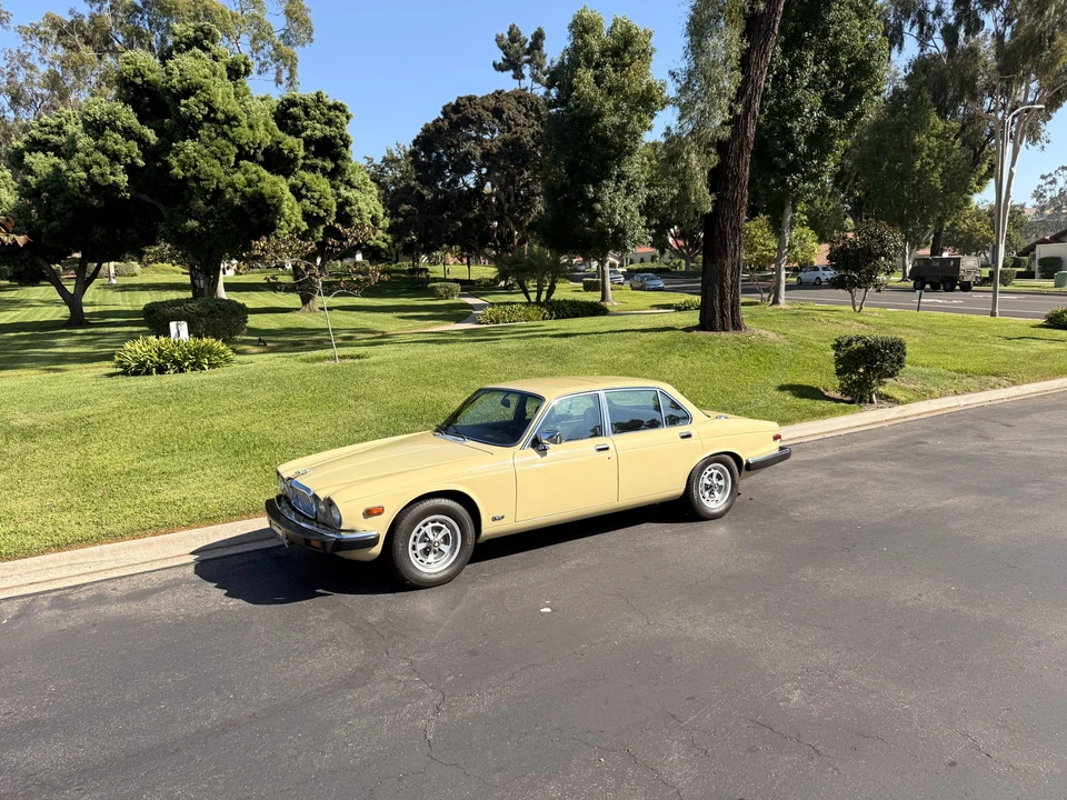 1982 Jaguar XJ Series 3 - Image 2 of 31
