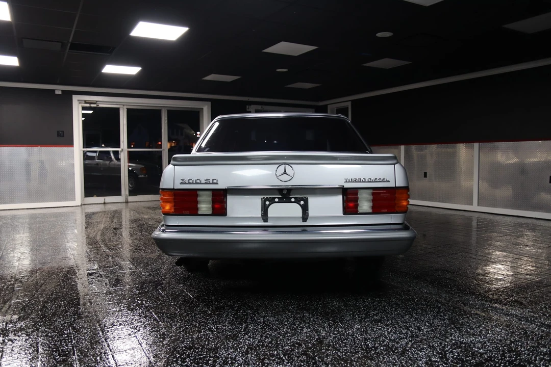 1982 Mercedes-Benz W126 S-Class Sedan - Image 14 of 31