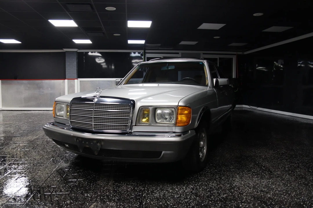 1982 Mercedes-Benz W126 S-Class Sedan - Image 2 of 31