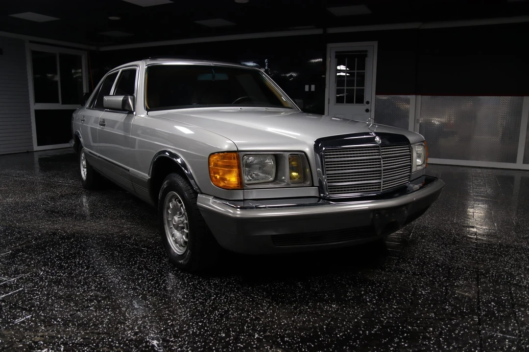 1982 Mercedes-Benz W126 S-Class Sedan - Image 25 of 31