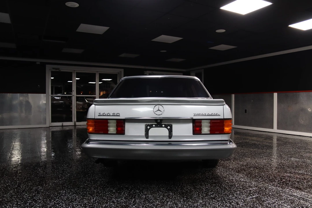 1982 Mercedes-Benz W126 S-Class Sedan - Image 13 of 31