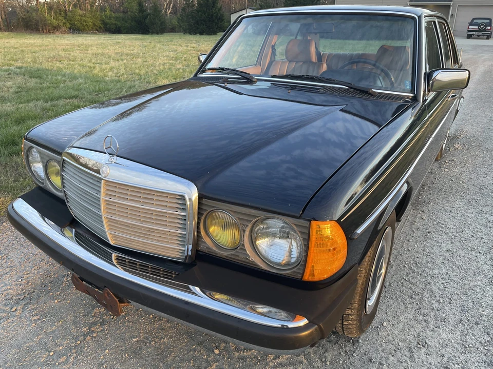 1983 Mercedes-Benz W123 Sedan - Image 6 of 31