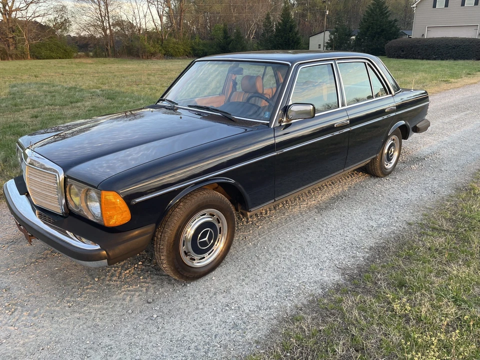 1983 Mercedes-Benz W123 Sedan - Image 5 of 31