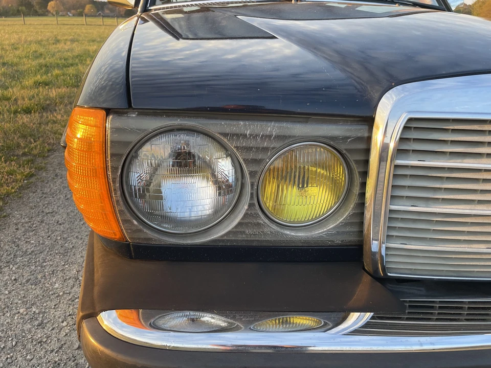 1983 Mercedes-Benz W123 Sedan - Image 20 of 31