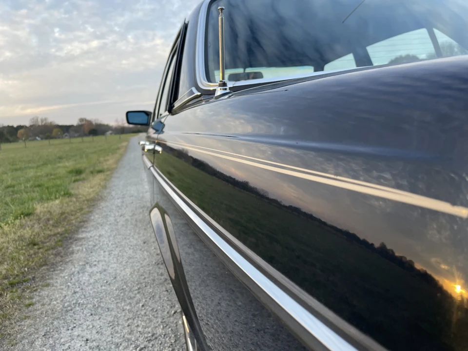 1983 Mercedes-Benz W123 Sedan - Image 28 of 31