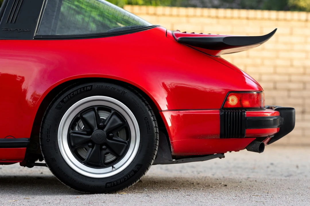 1984 Porsche 911 Carrera 3.2 - Image 27 of 31