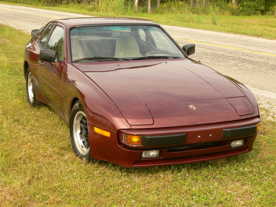 1984 Porsche 944 - Image 11 of 31