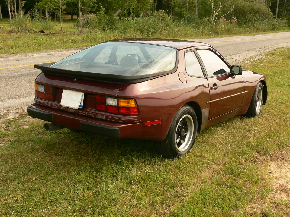 1984 Porsche 944 - Image 12 of 31