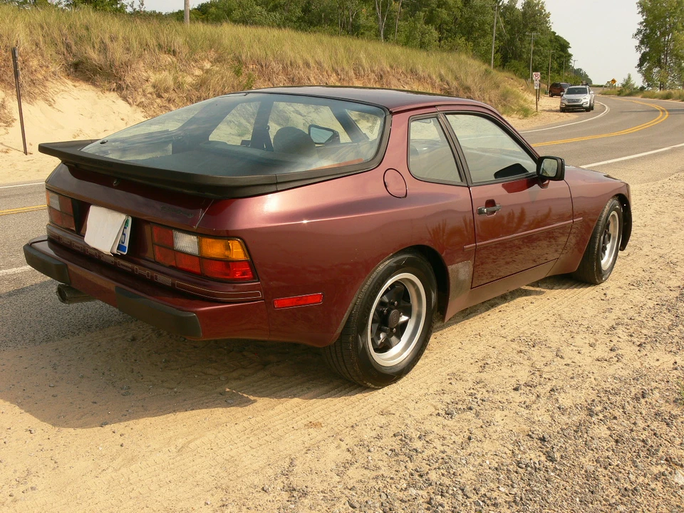 1984 Porsche 944 - Image 16 of 31