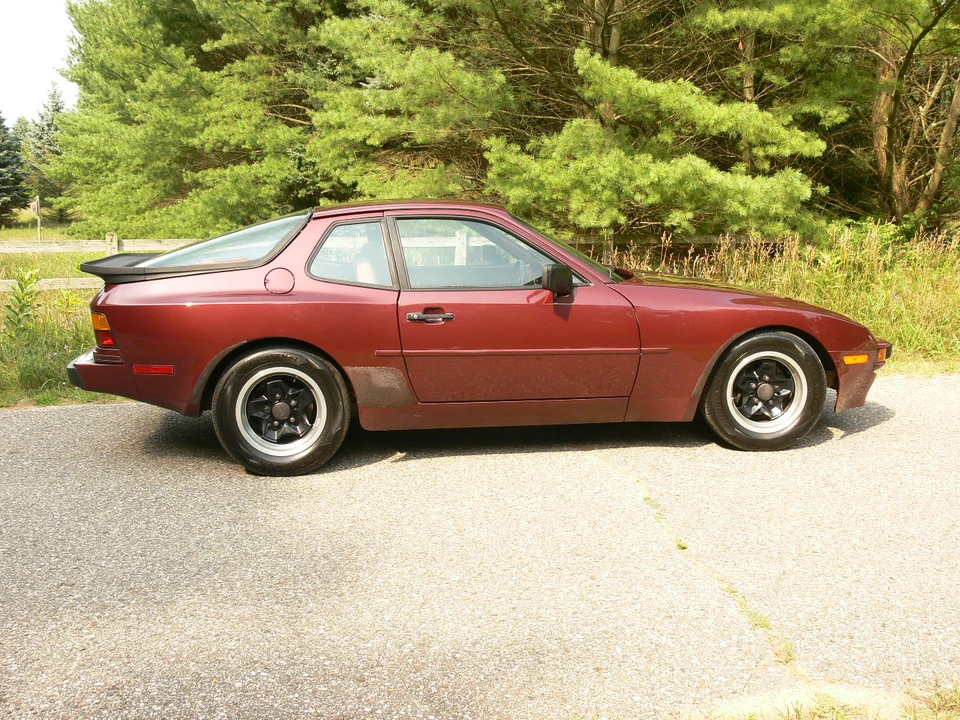 1984 Porsche 944 - Image 18 of 31
