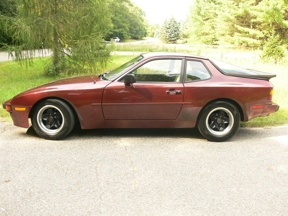1984 Porsche 944 - Image 22 of 31