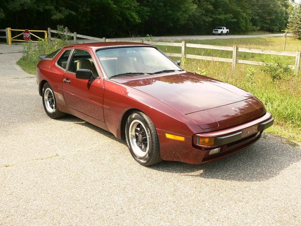 1984 Porsche 944 - Image 23 of 31
