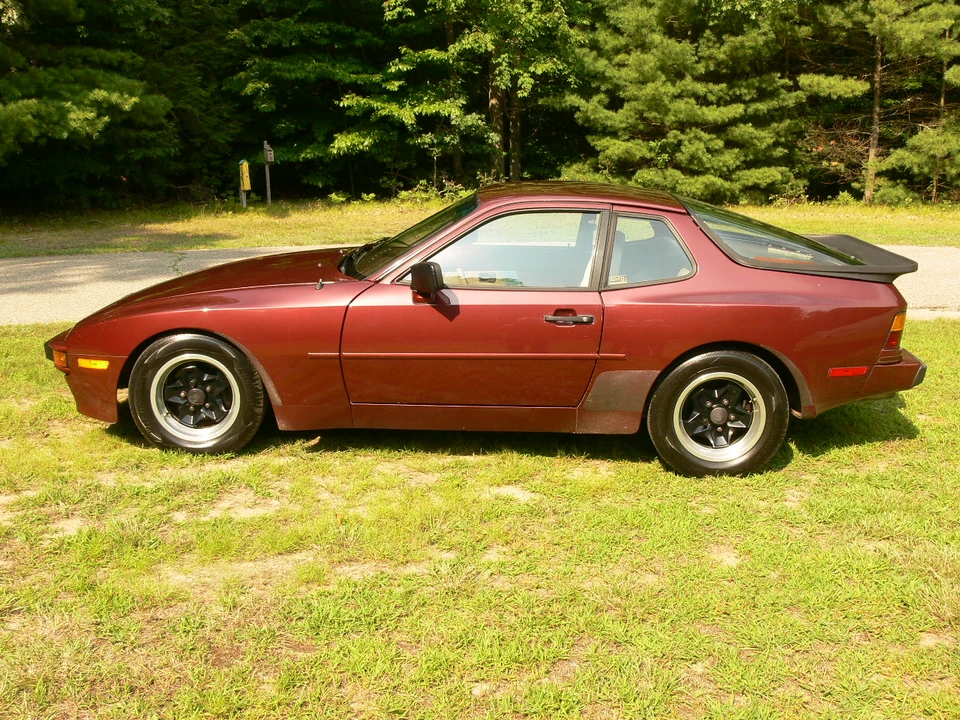 1984 Porsche 944 - Image 28 of 31