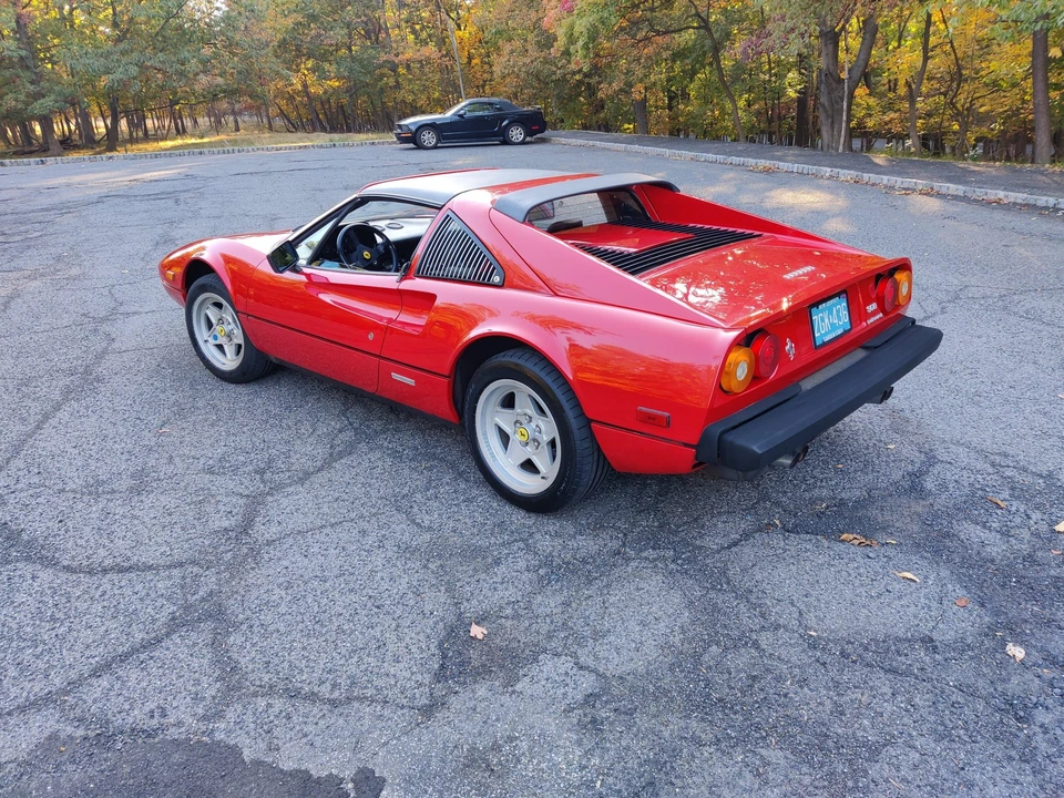 1985 Ferrari 308 GTS QV - Image 24 of 31
