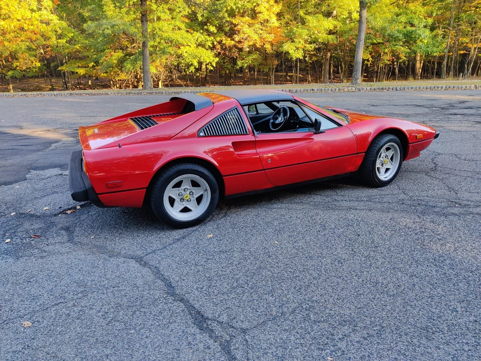 1985 Ferrari 308 GTS QV - Image 17 of 31