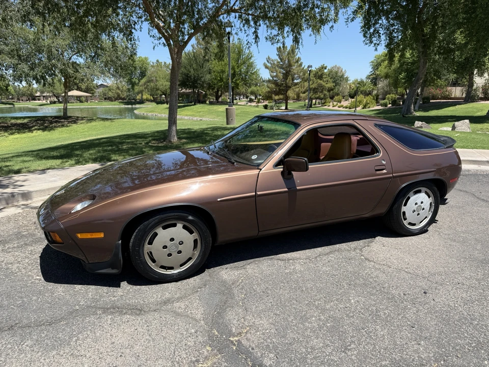 1985 Porsche 928 S - Image 2 of 31