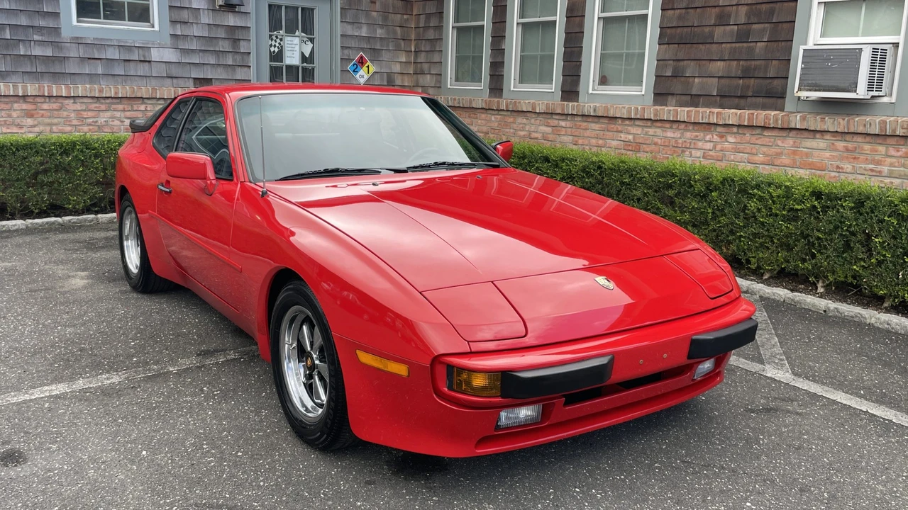1985 Porsche 944 - Image 4 of 31