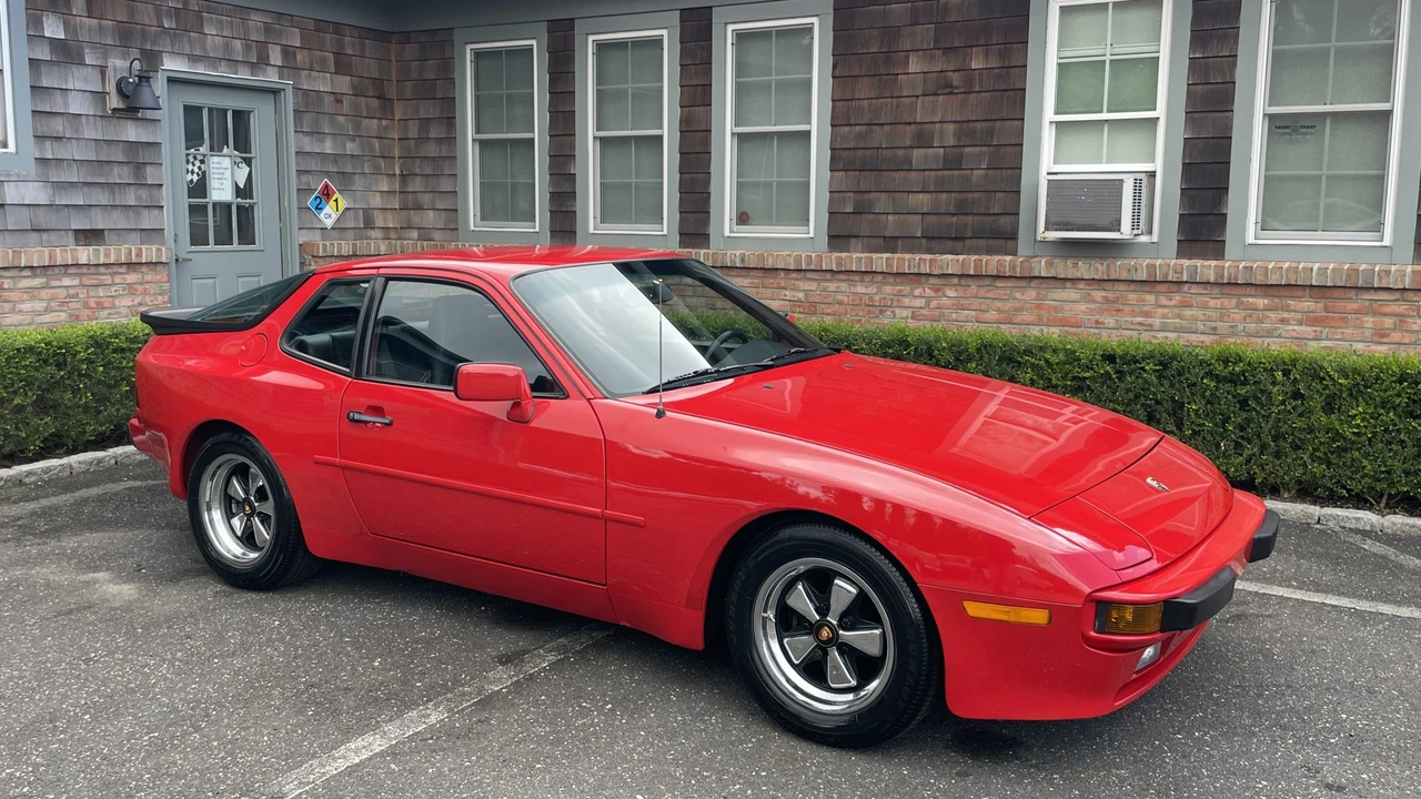 1985 Porsche 944 - Image 5 of 31