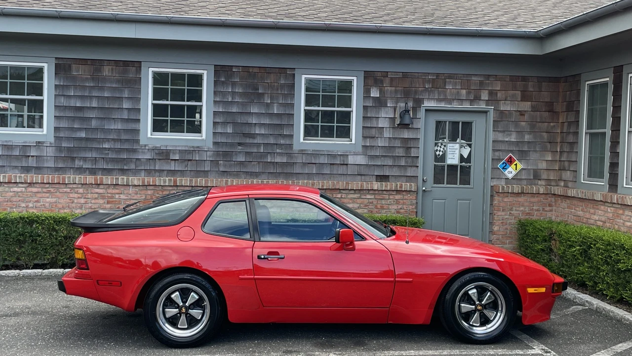 1985 Porsche 944 - Image 6 of 31