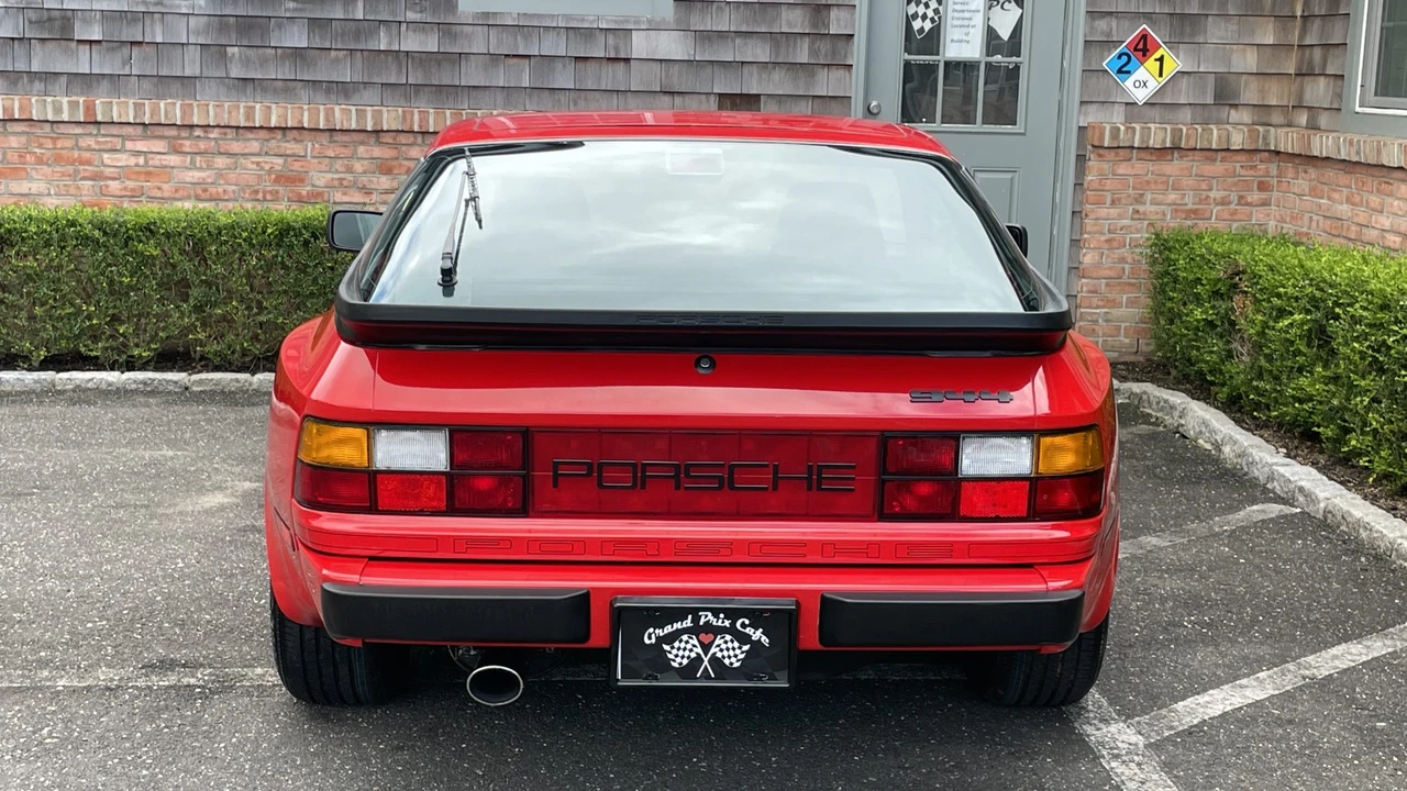 1985 Porsche 944 - Image 9 of 31
