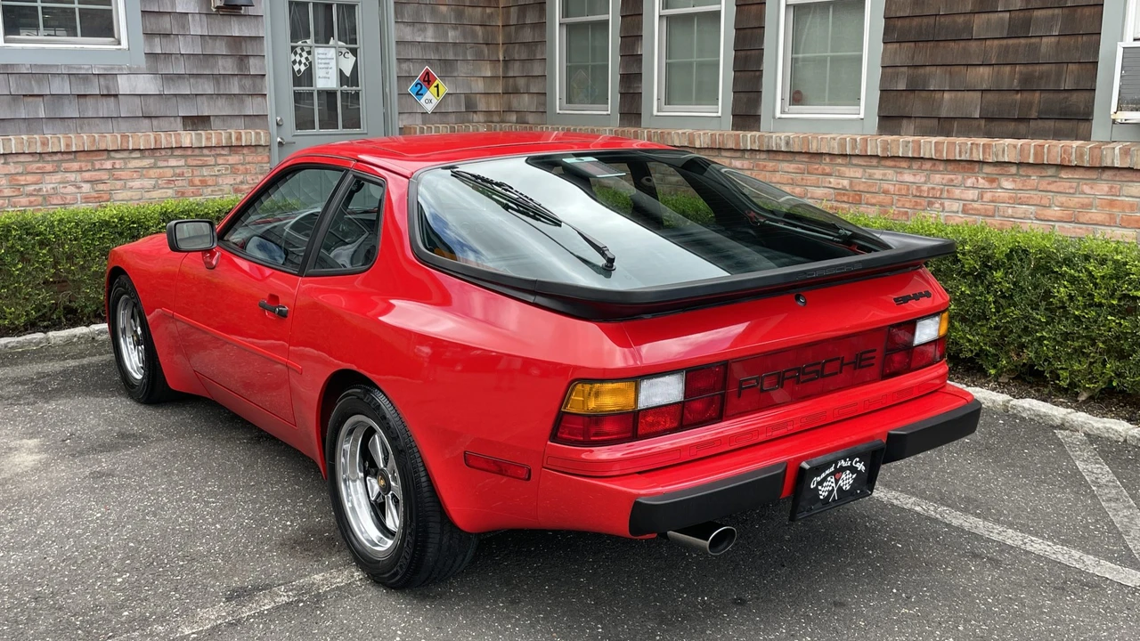 1985 Porsche 944 - Image 10 of 31