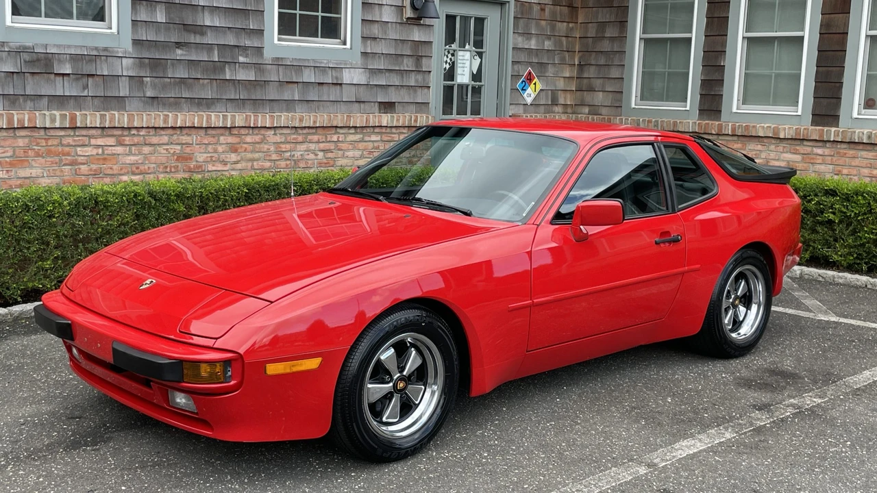 1985 Porsche 944 - Image 2 of 31