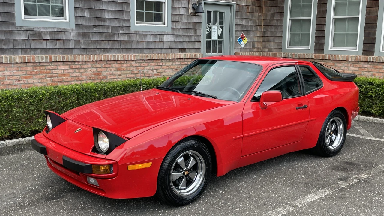 1985 Porsche 944 - Image 13 of 31