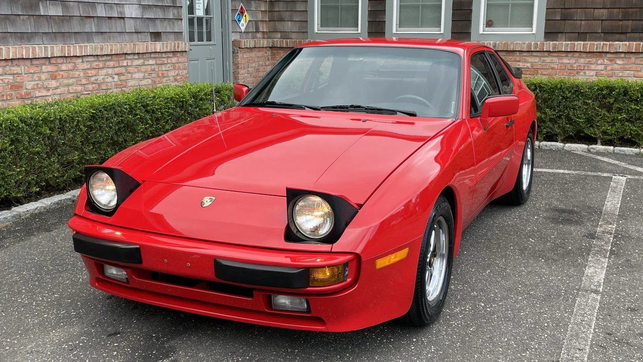 1985 Porsche 944 - Image 14 of 31