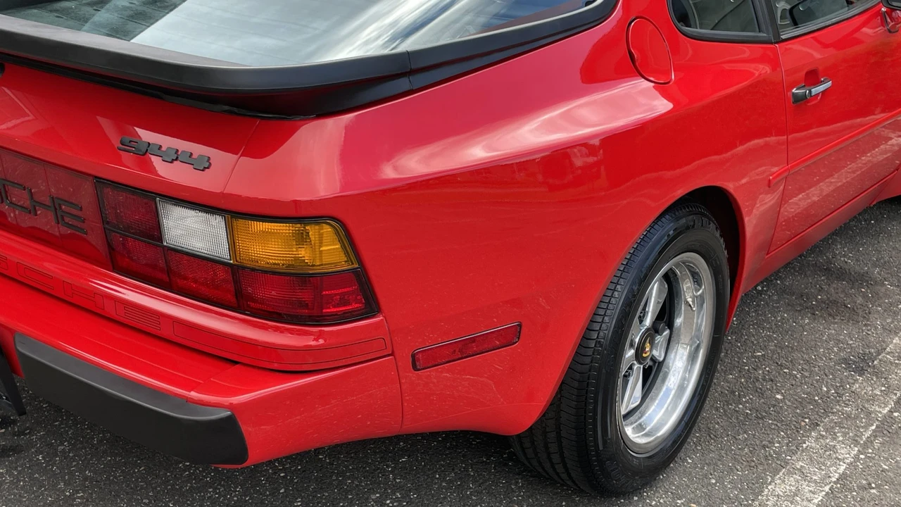 1985 Porsche 944 - Image 26 of 31