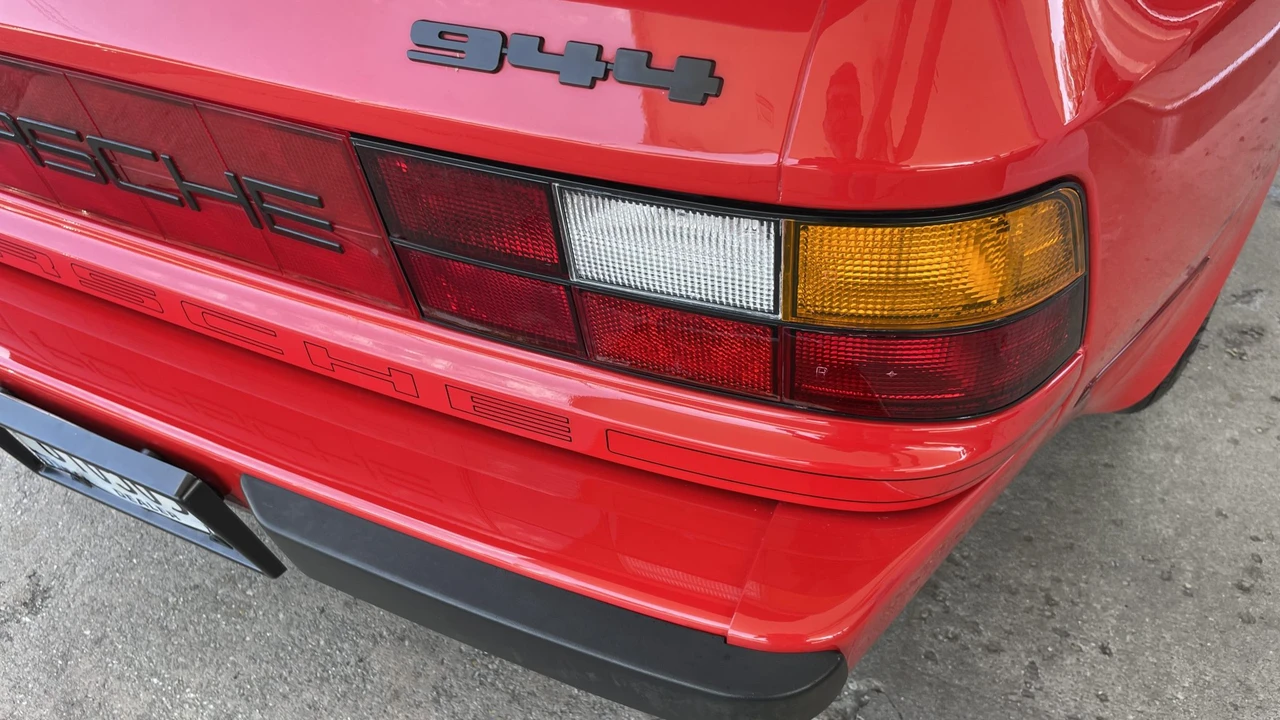 1985 Porsche 944 - Image 28 of 31
