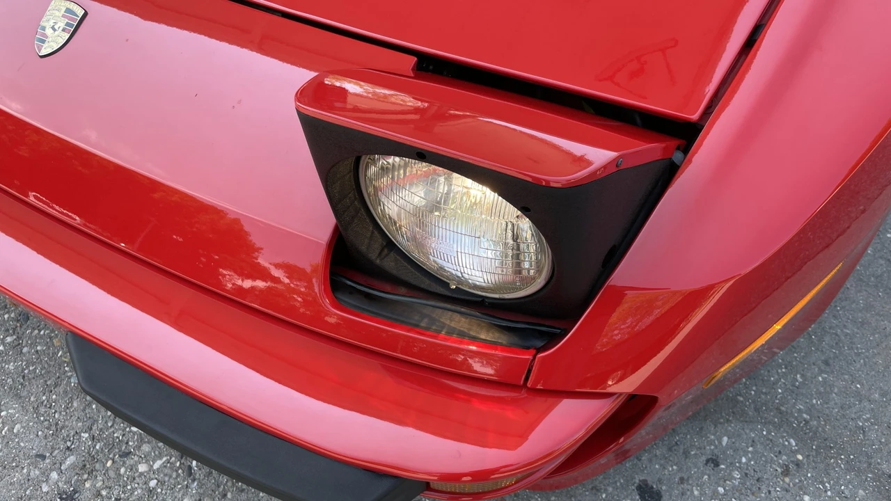 1985 Porsche 944 - Image 21 of 31