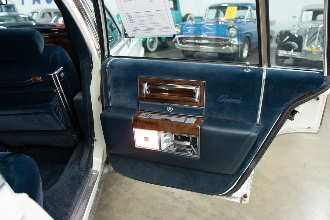 1986 Cadillac Fleetwood - Image 16 of 31