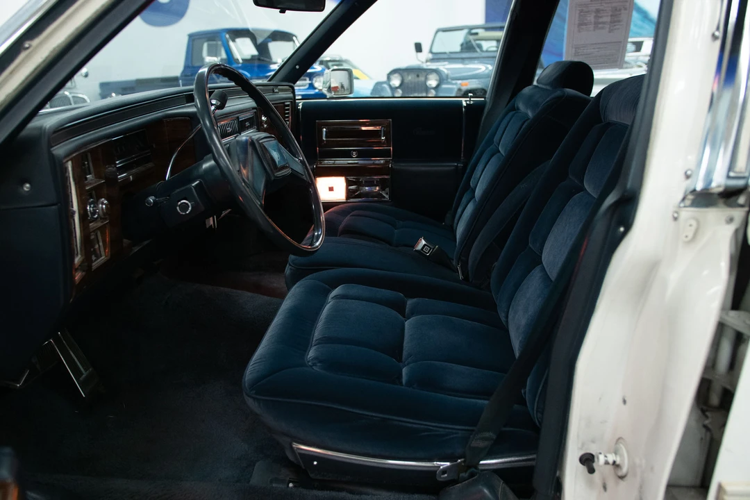 1986 Cadillac Fleetwood - Image 17 of 31