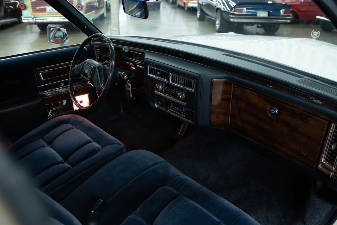 1986 Cadillac Fleetwood - Image 22 of 31