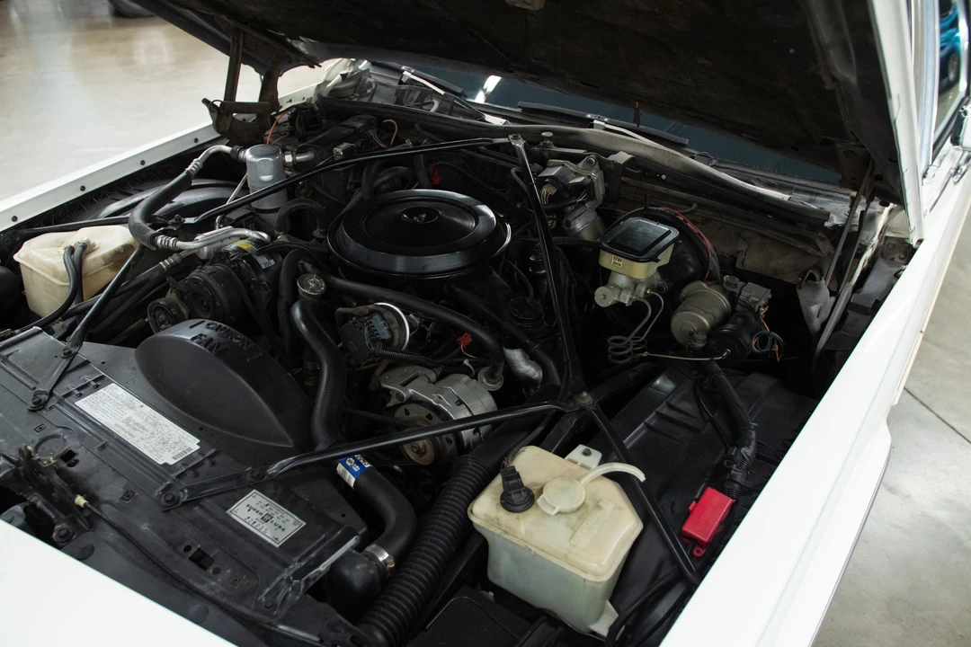 1986 Cadillac Fleetwood - Image 26 of 31