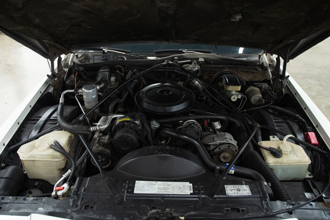 1986 Cadillac Fleetwood - Image 27 of 31