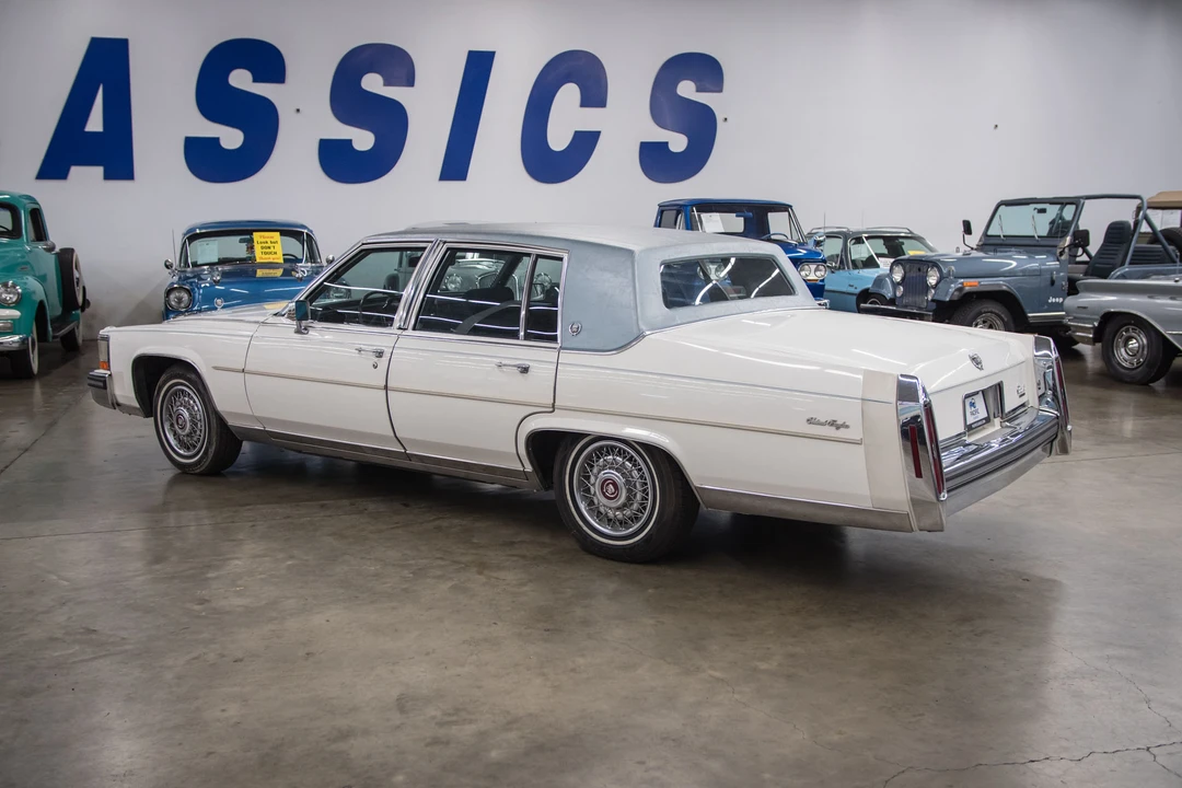 1986 Cadillac Fleetwood - Image 4 of 31