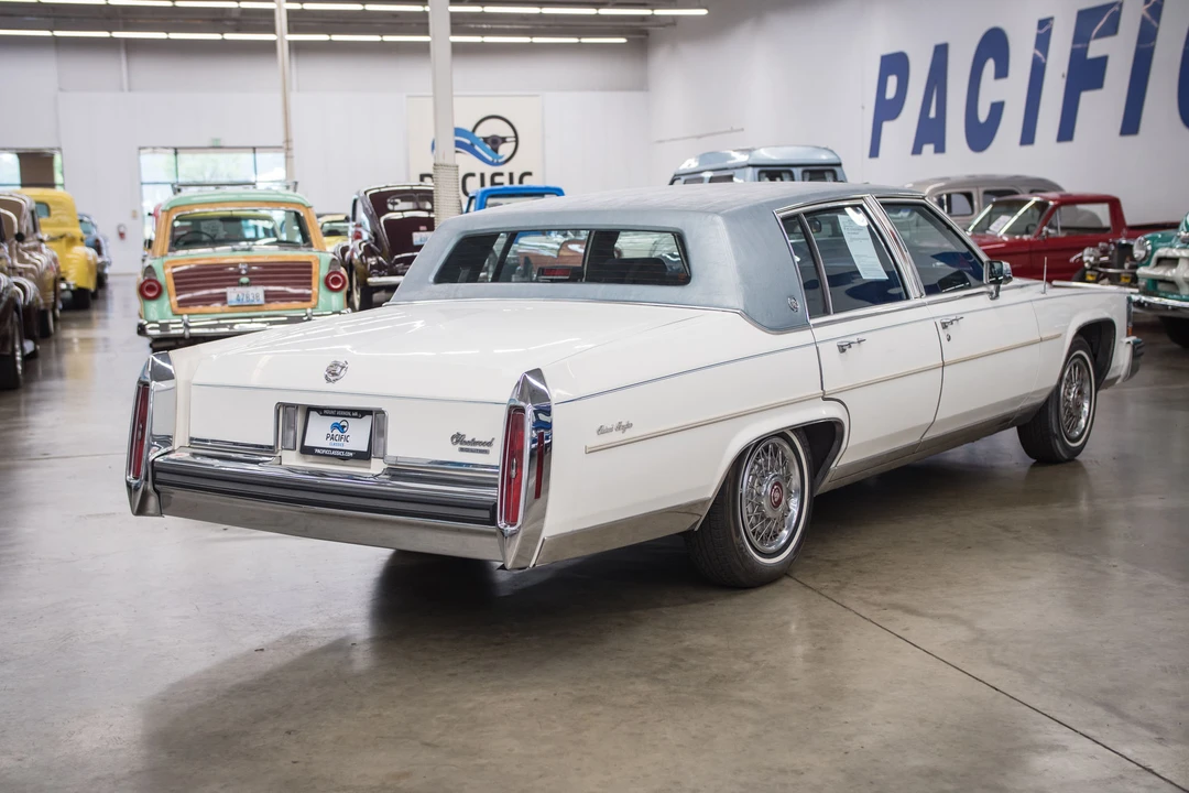 1986 Cadillac Fleetwood - Image 6 of 31