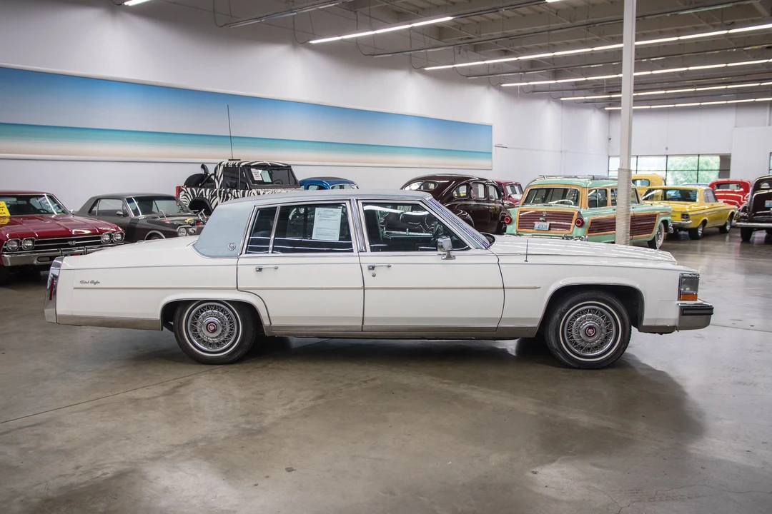 1986 Cadillac Fleetwood - Image 7 of 31