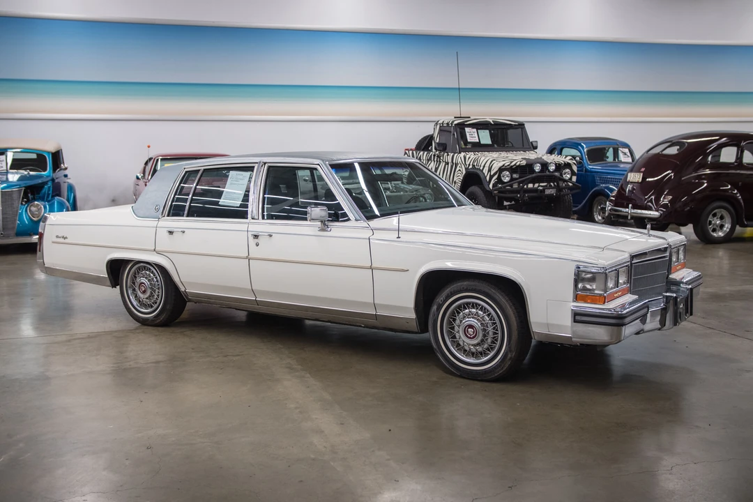 1986 Cadillac Fleetwood - Image 8 of 31