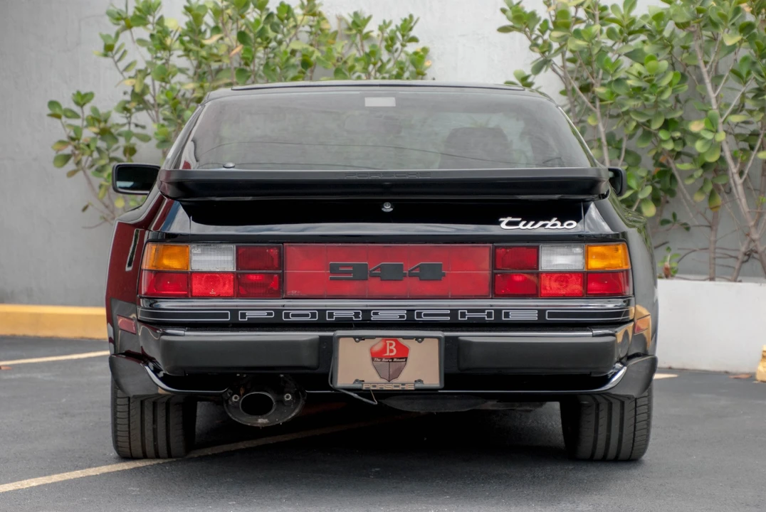 1986 Porsche 944 Turbo - Image 7 of 31